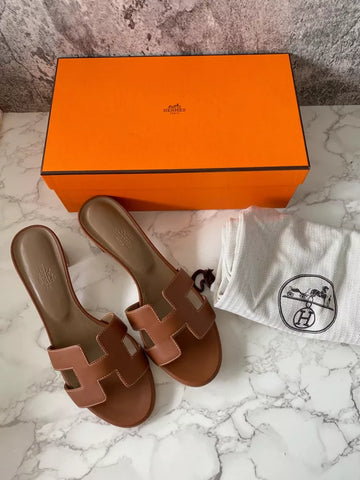 HERMES Oasis Sandal Mules Slides Shoes Thong Sandals Gold